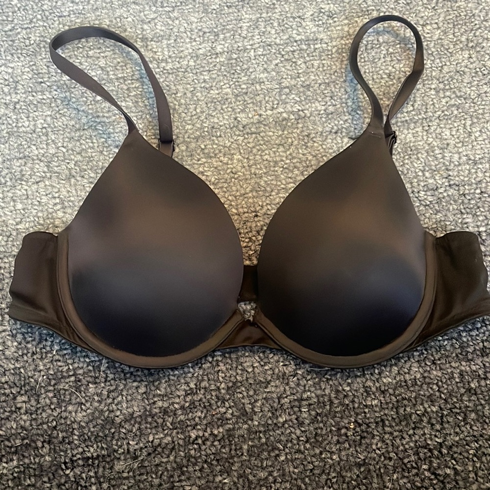Black Push Up bra Pink by Victoria Secret